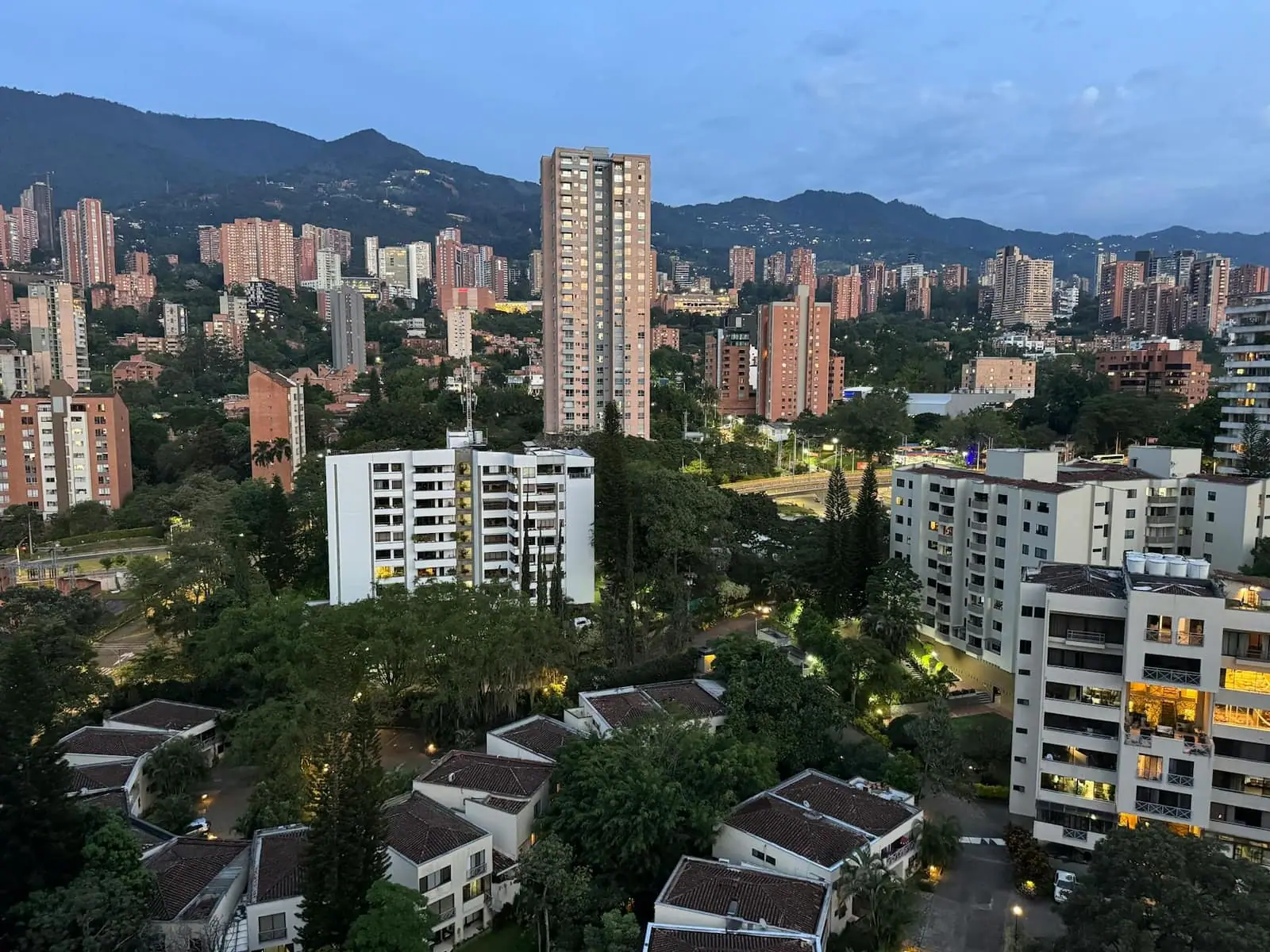 El Poblado, Medellín — barrio de la sede de Smile Dental Center